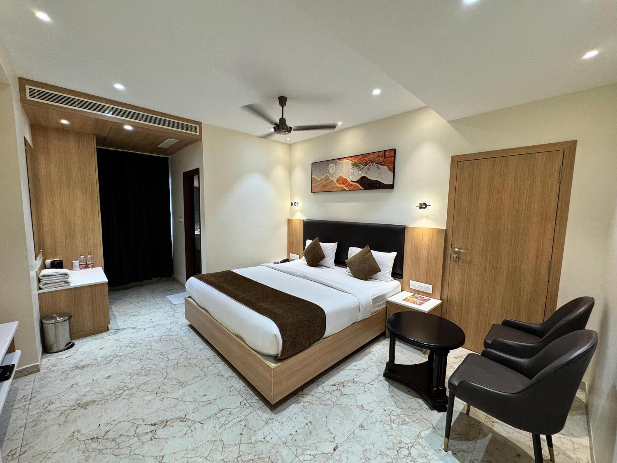 Hotel Touchwood Визакхапатнам Екстериор снимка