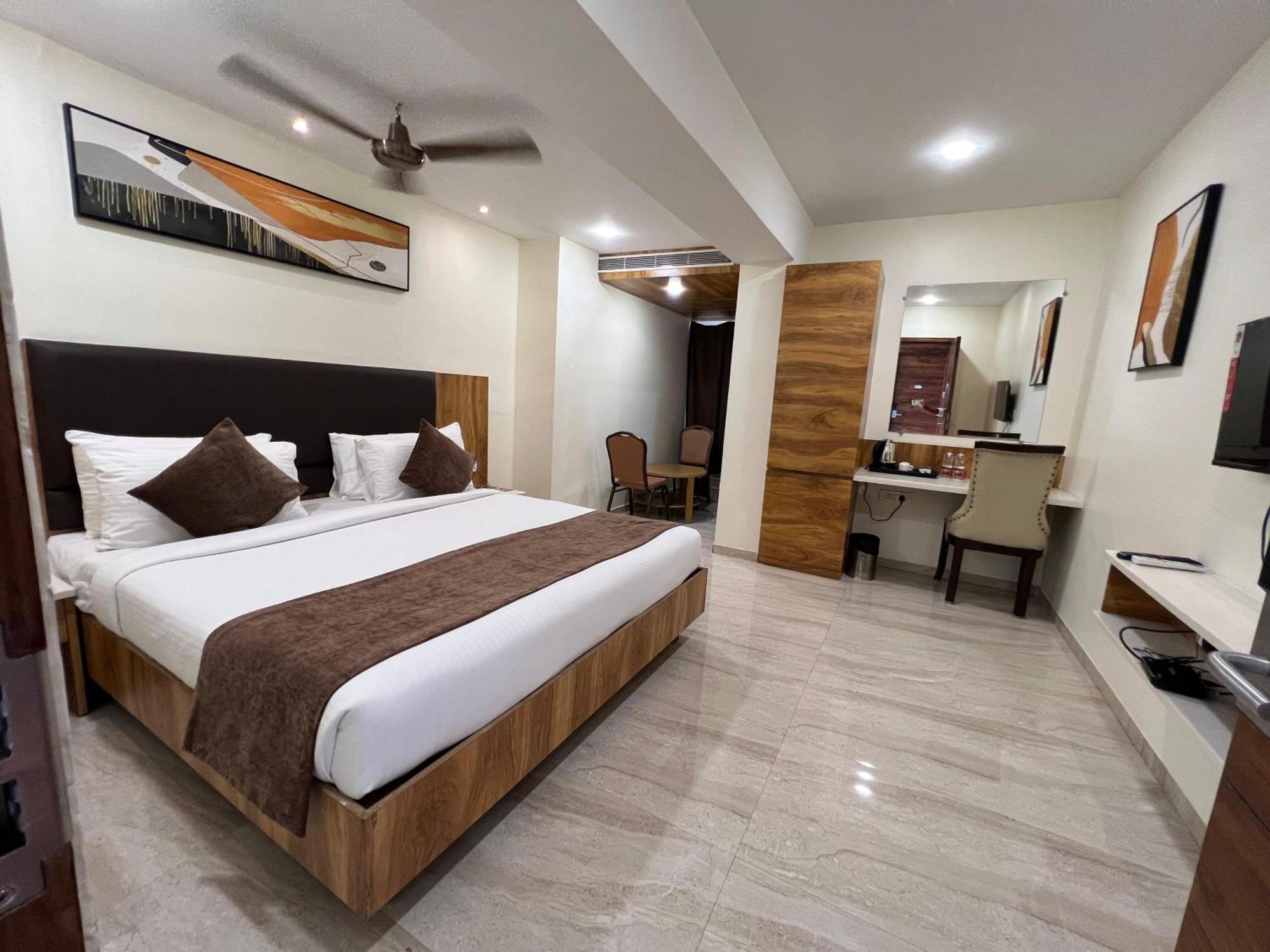 Hotel Touchwood Визакхапатнам Екстериор снимка