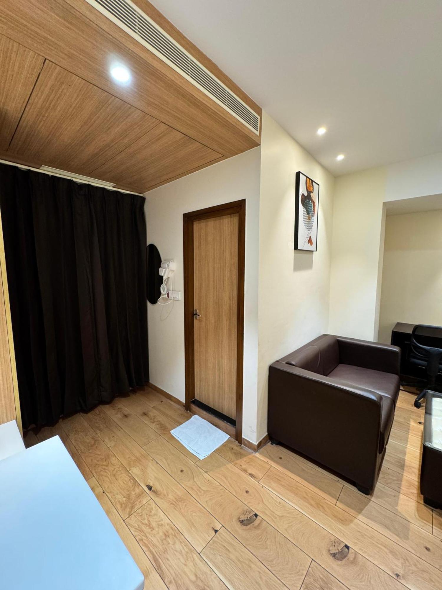 Hotel Touchwood Визакхапатнам Екстериор снимка