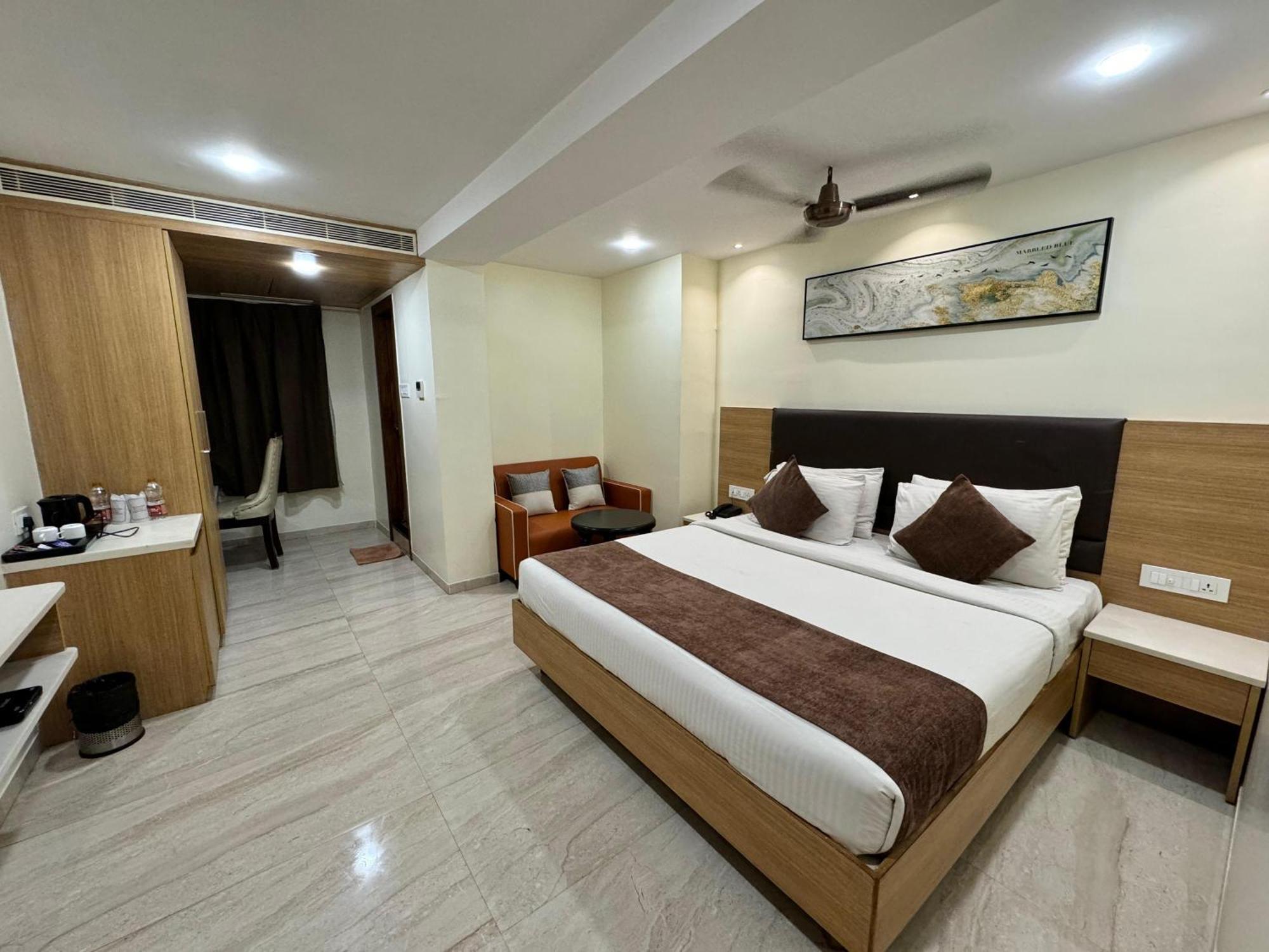 Hotel Touchwood Визакхапатнам Екстериор снимка