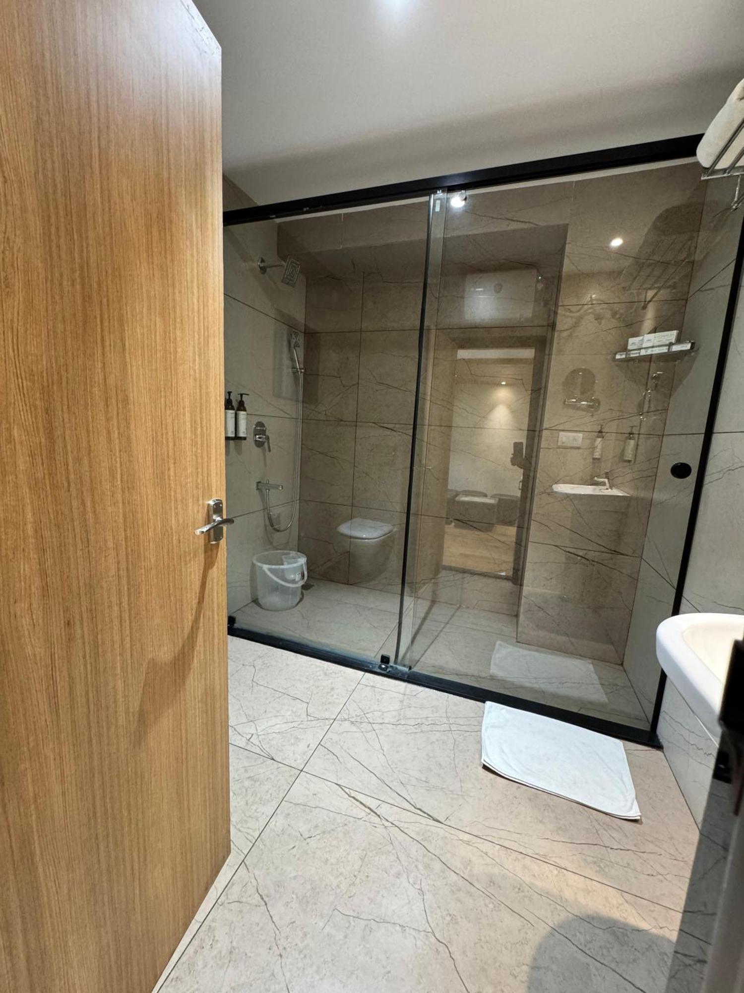 Hotel Touchwood Визакхапатнам Екстериор снимка