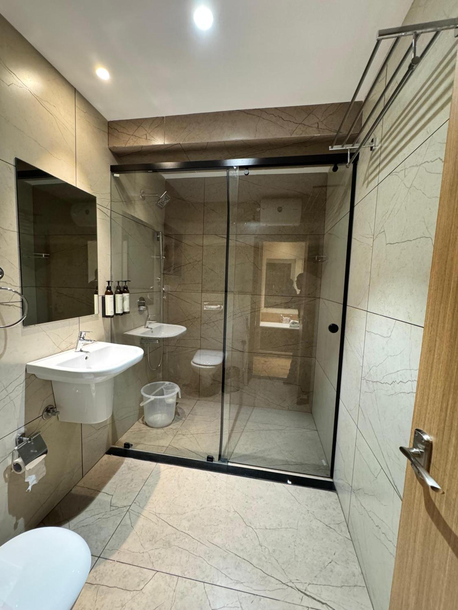 Hotel Touchwood Визакхапатнам Екстериор снимка